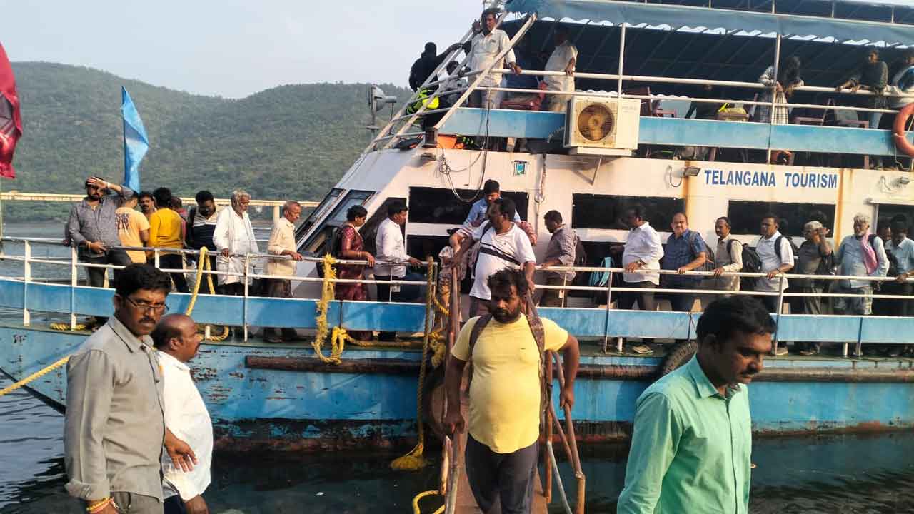 అలలపై అలా.. సాగర్‌ నుంచి శ్రీశైలానికి రెండో లాంచీ ట్రిప్‌