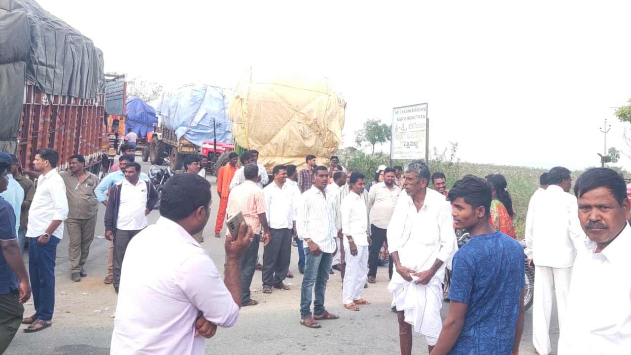 అమాత్యా.. జర ఇటు చూడుర్రి