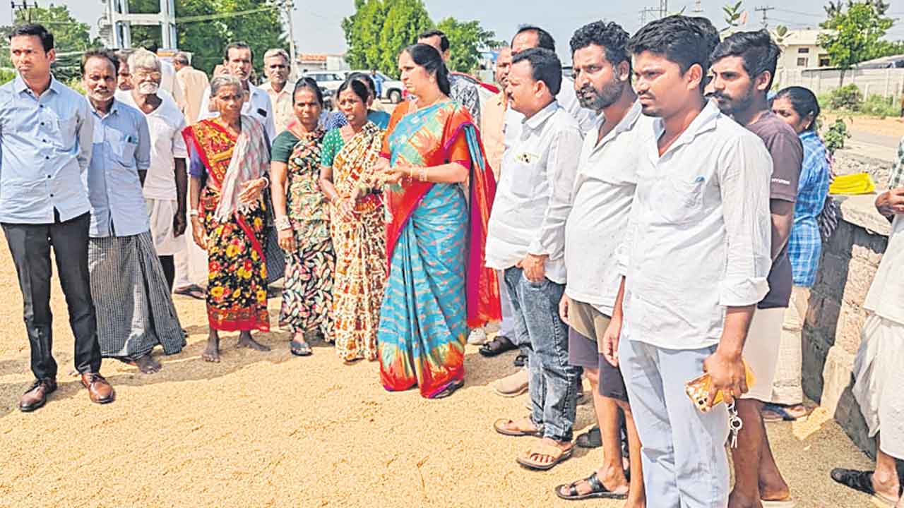 రైతుల ఉసురు పోసుకుంటున్న ప్రభుత్వం