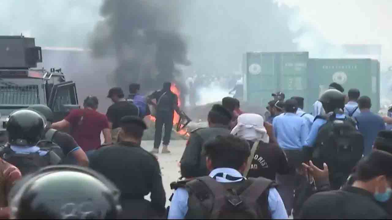 Islamabad | పీటీఐ కార్యకర్తల ఆందోళనలతో అట్టుడుకుతున్న పాక్‌.. ఐదుగురు సెక్యూరిటీ సిబ్బంది మృతి