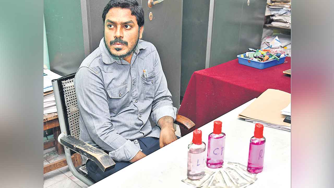 మాజీ సర్పంచ్‌ నుంచి పీఆర్‌ ఏఈ లంచం