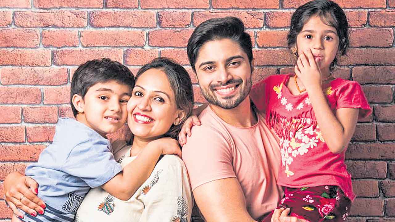 వాళ్ల కళ్లన్నీ.. మీపైనే!