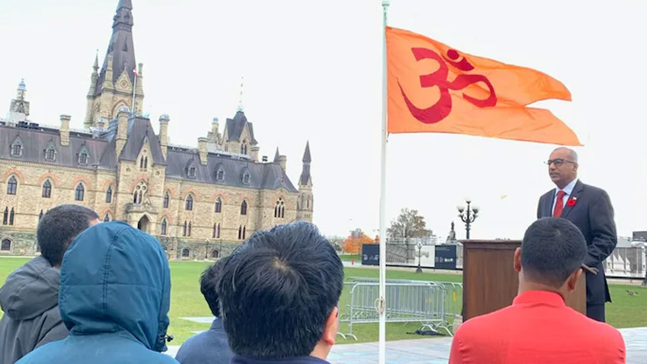 Canada | కెనడా పార్లమెంట్ బయట హిందూ జెండా.. ఎగరేసిన భారత సంతతి ఎంపీ చంద్ర ఆర్య
