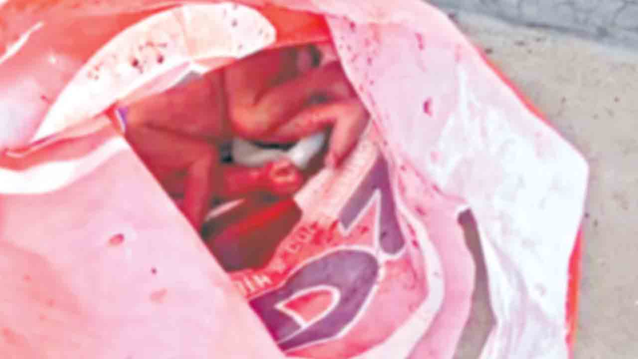 ఆటోలో పసిగుడ్డు