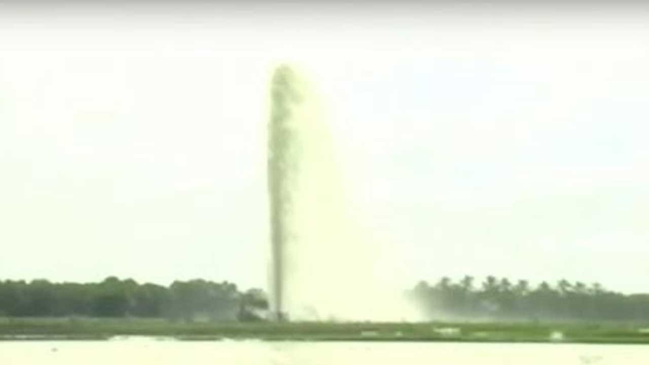 Devadula Pipeline | దేవాదుల పైప్‌లైన్‌ లీక్‌.. ఉవ్వెత్తున ఎగసిపడ్డ నీరు