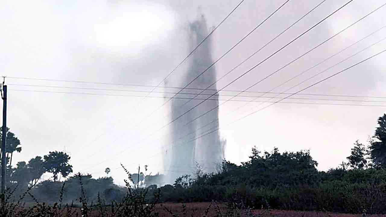 దేవాదుల పైపులైన్‌ ఎయిర్‌వాల్వ్‌ లీకేజీ