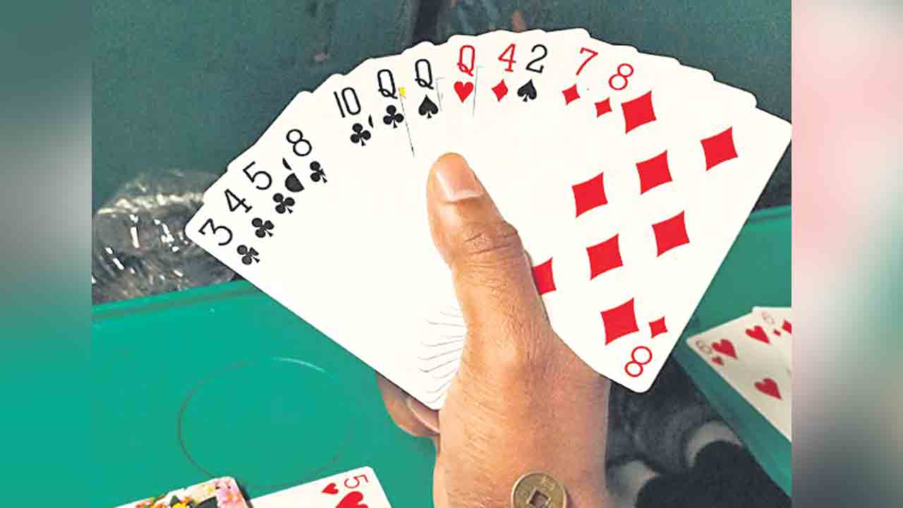 Playing Cards | ఇండ్లే మినీ పేకాట క్లబ్బులు.. హైదరాబాద్‌లో మళ్లీ పెరుగుతున్న వ్యవస్థీకృత నేరాలు