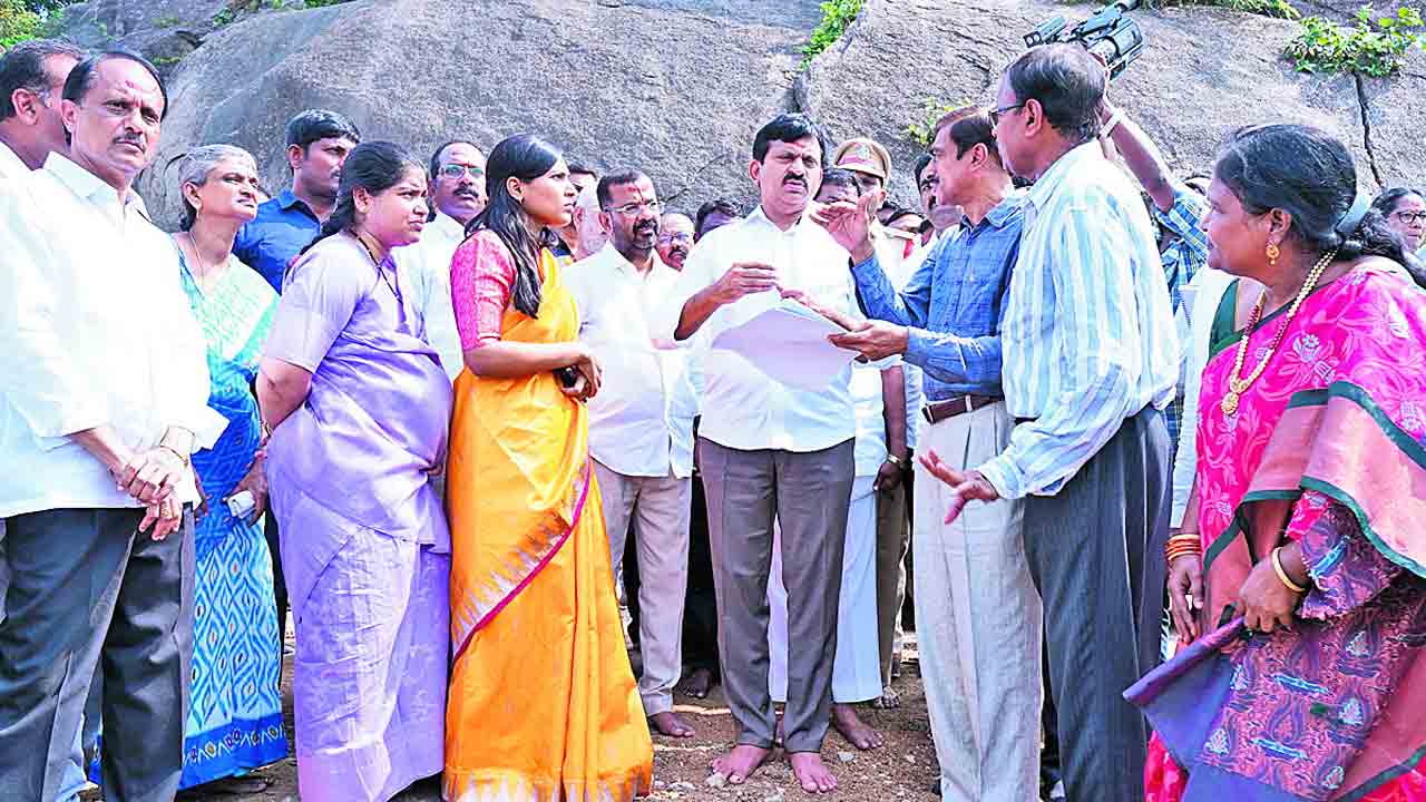 వరంగల్‌ను రెండో రాజధానిగా అభివృద్ధి చేస్తాం