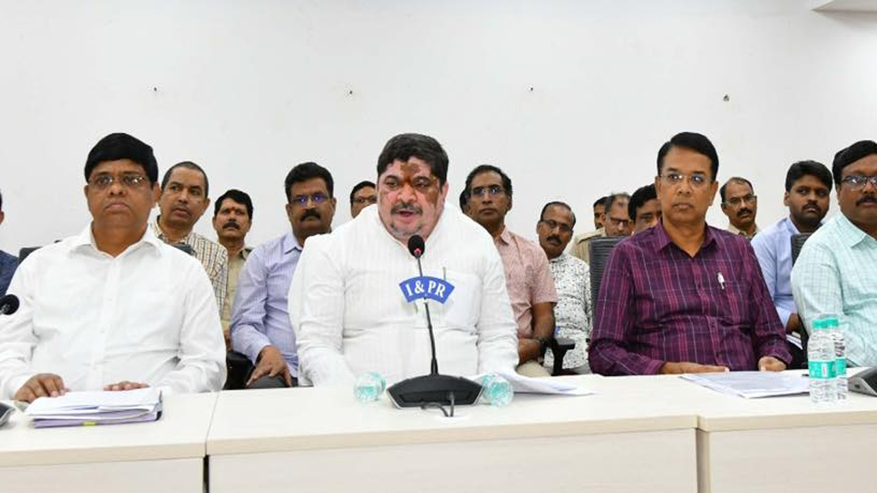 Ponnam Prabhakar | తెలంగాణలో కొత్తగా ఈవీ పాలసీ.. రేపటి నుంచి అమలులోకి : మంత్రి పొన్నం