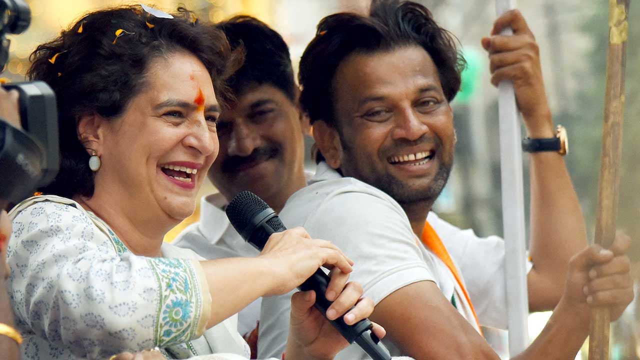 Priyanka Gandhi | 1.60 లక్షలు దాటిన ప్రియాంక ఆధిక్యం.. మూడో స్థానానికే పరిమితమైన బీజేపీ