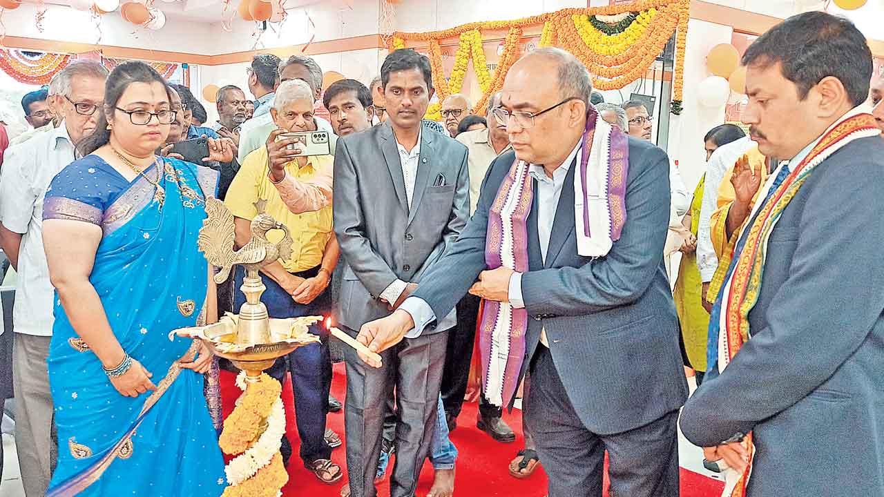 చిలుకానగర్‌లో బీవోబీ శాఖ