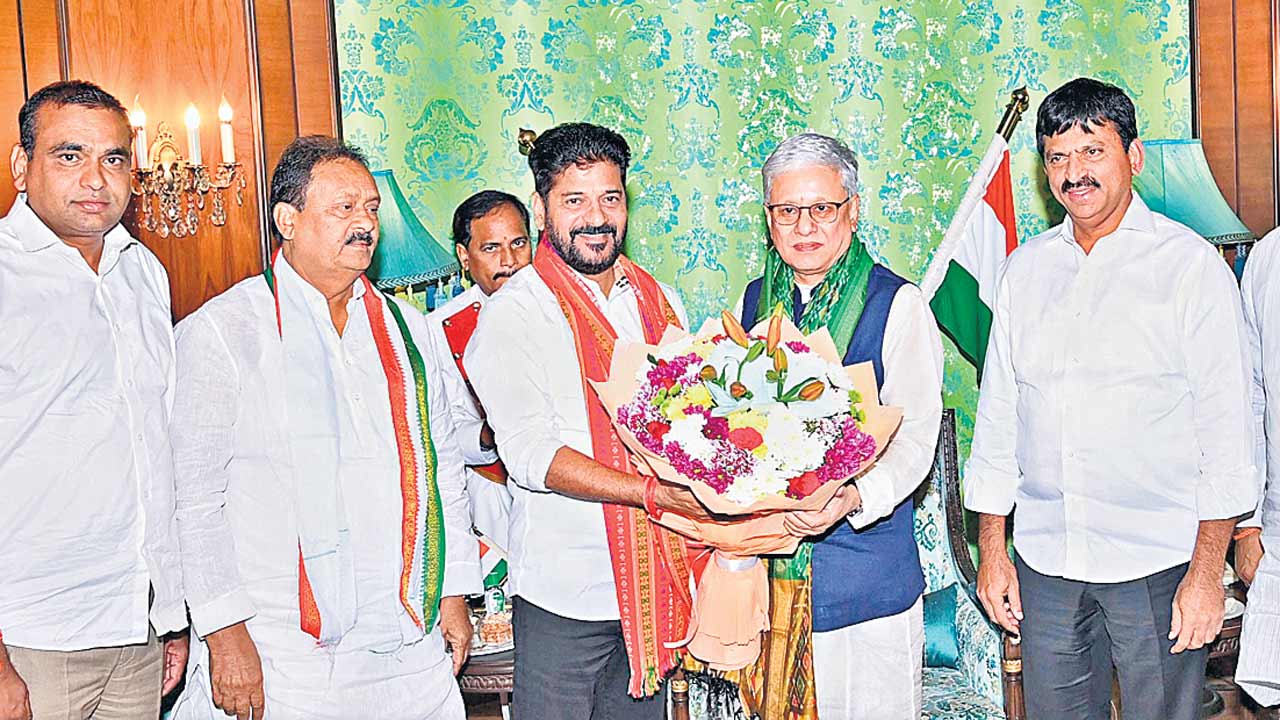 గవర్నర్‌తో సీఎం రేవంత్‌ భేటీ