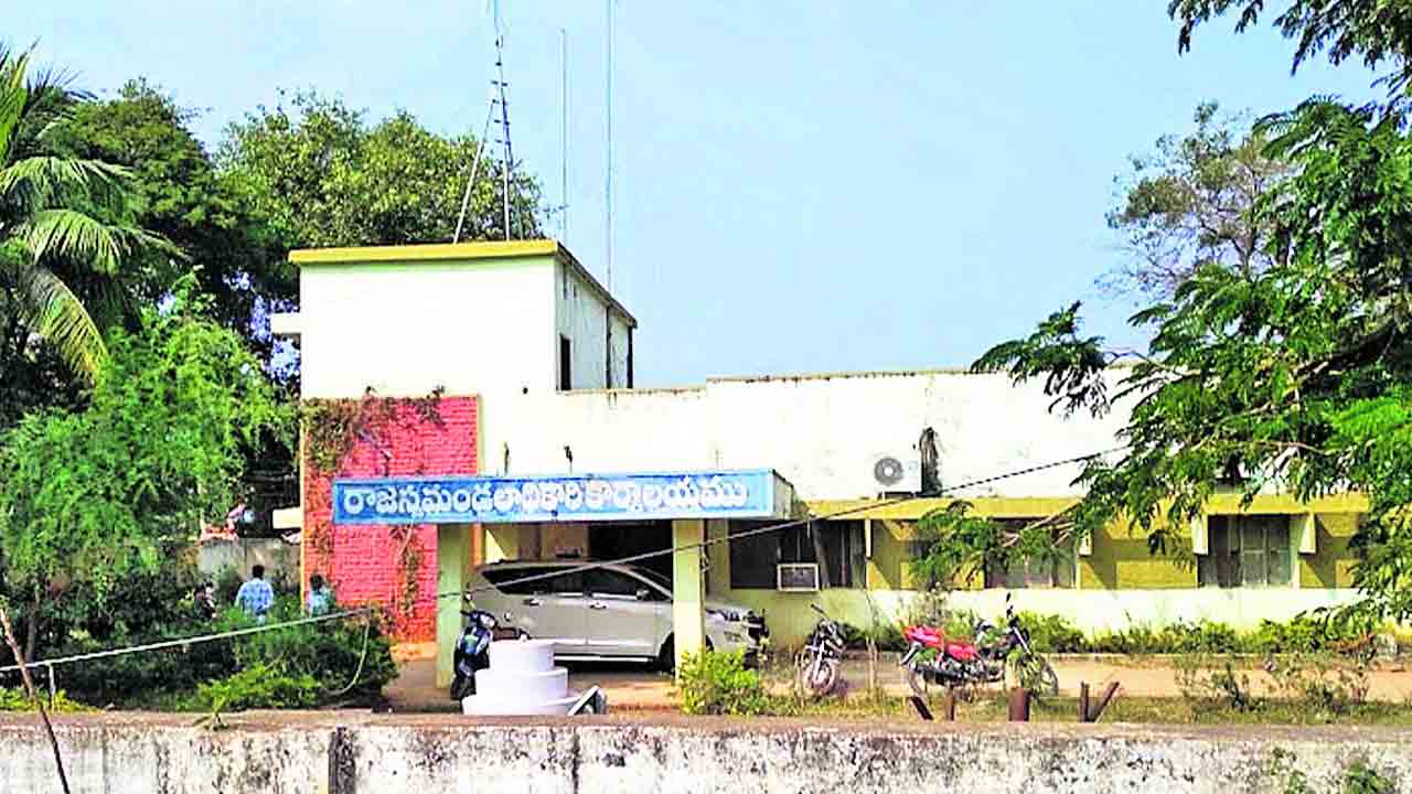 పనికో రేట్‌.. లేకుంటే లేట్‌