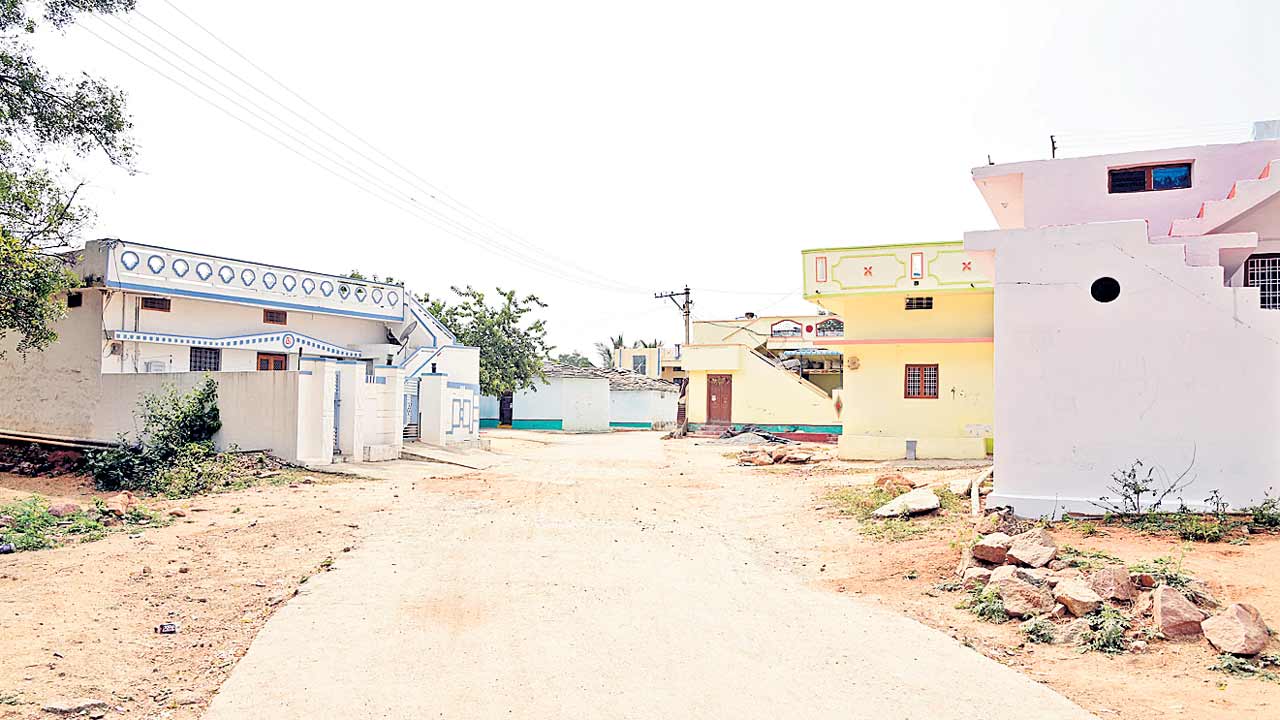 అర్ధరాత్రి అమానుషం..