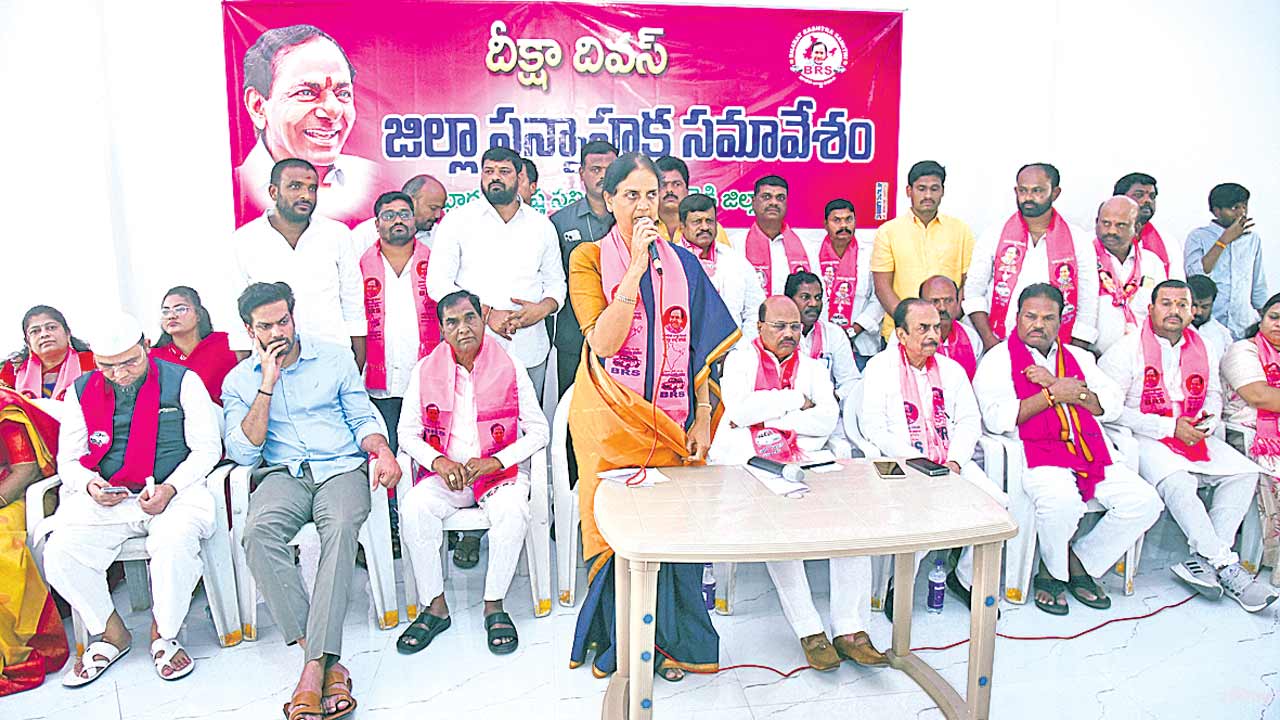 కాంగ్రెస్‌ వైఫల్యాలను ప్రజల్లోకి తీసుకెళ్దాం..