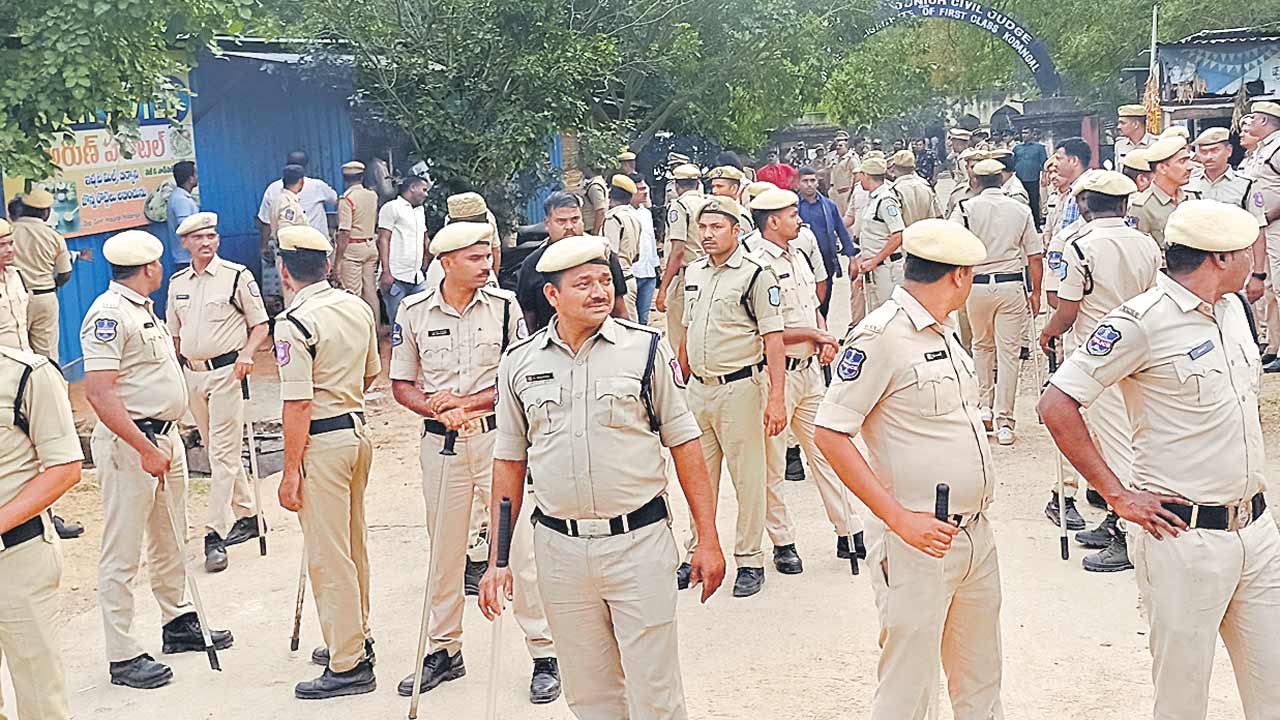 రణానికి రాజకీయ రంగు