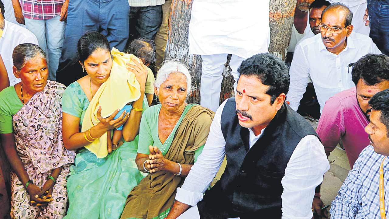 లగచర్ల గిరిజనులకు ఎస్టీ కమిషన్‌ అండ