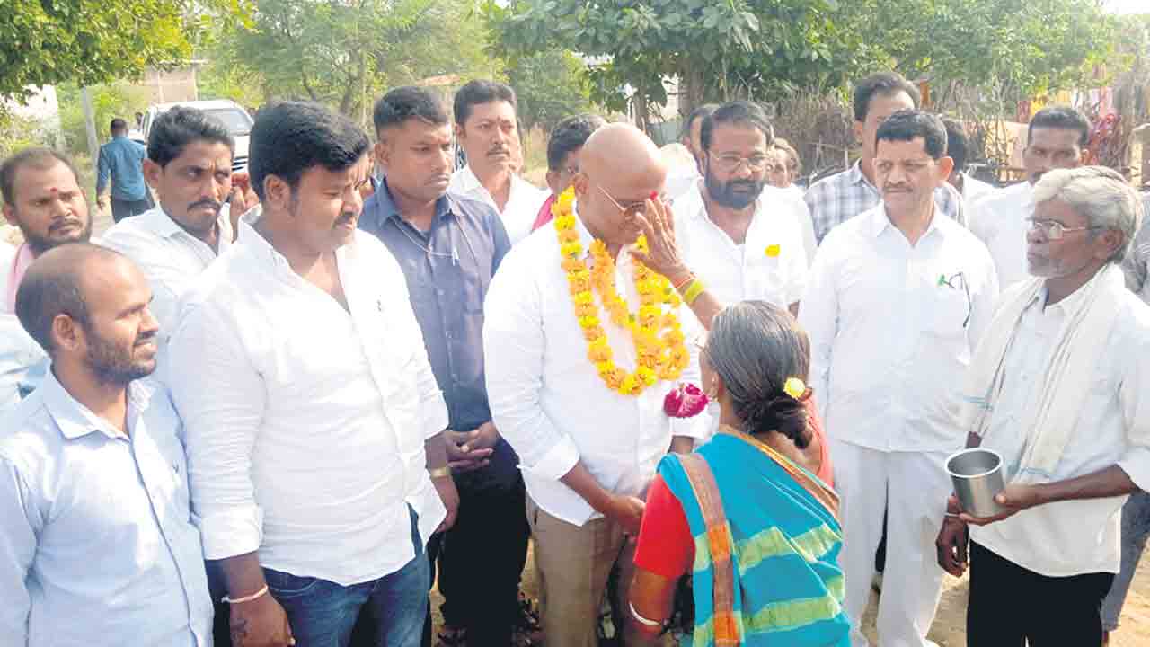 బెజ్జూర్‌లో ఆర్‌ఎస్పీ పర్యటన