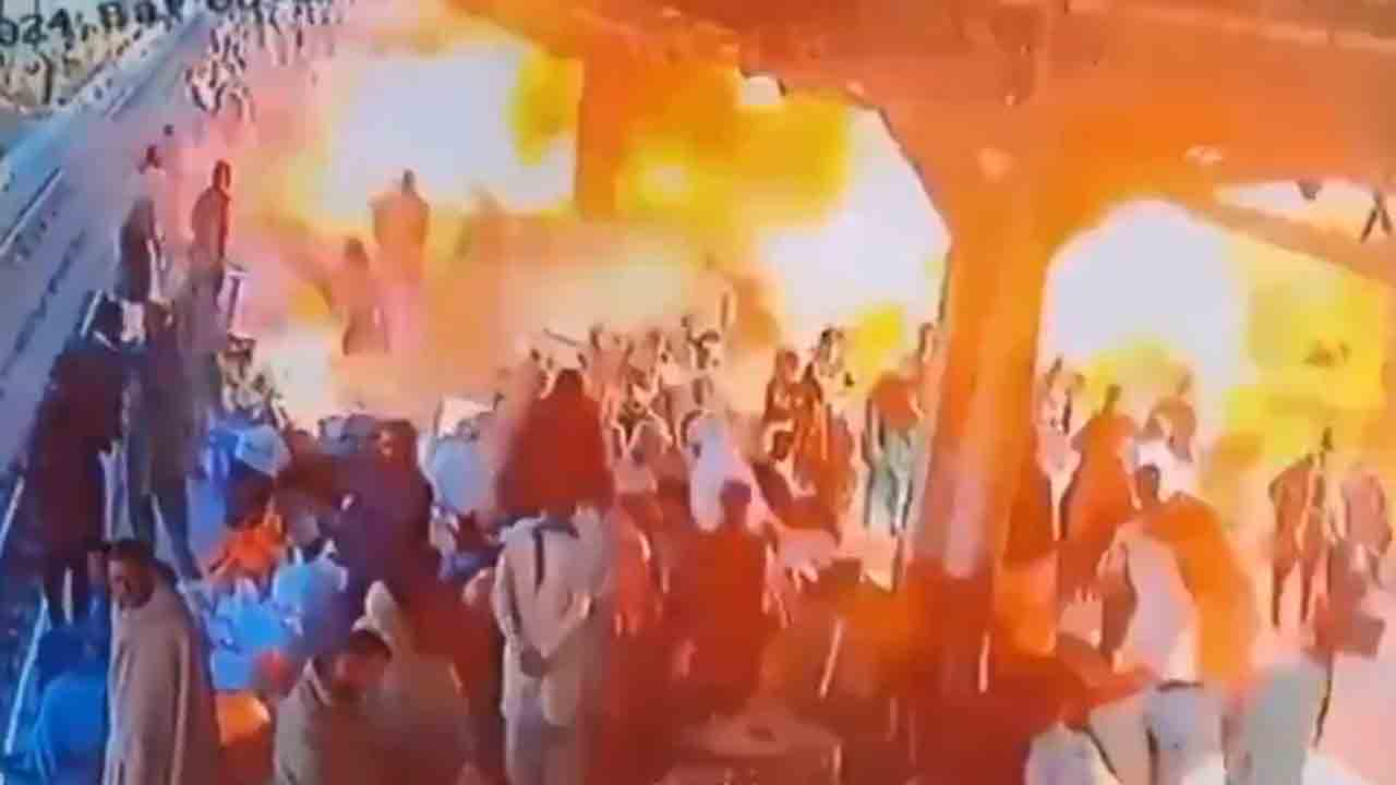 Balochistan | పాక్‌ రైల్వే స్టేషన్‌లో పేలుడు.. సీసీటీవీ దృశ్యాలు వైరల్‌