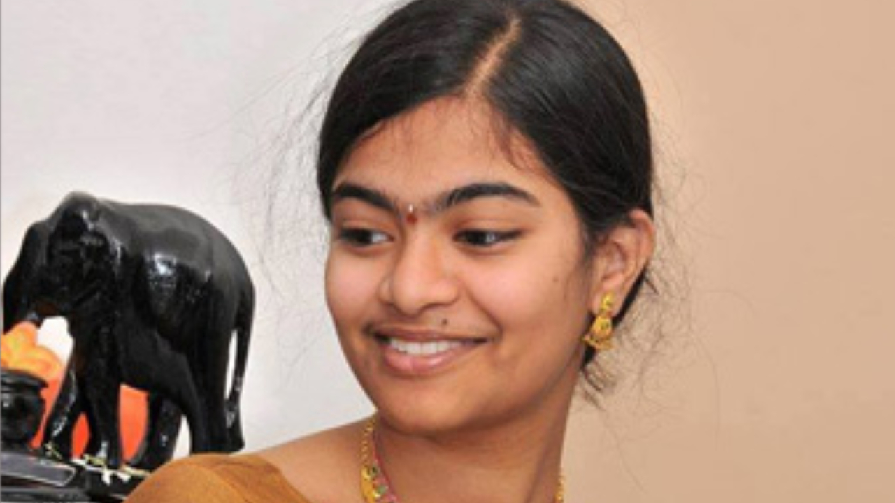 Rishiteshwari | రిషితేశ్వరి ఆత్మహత్య కేసు కొట్టివేసిన గుంటూరు కోర్టు