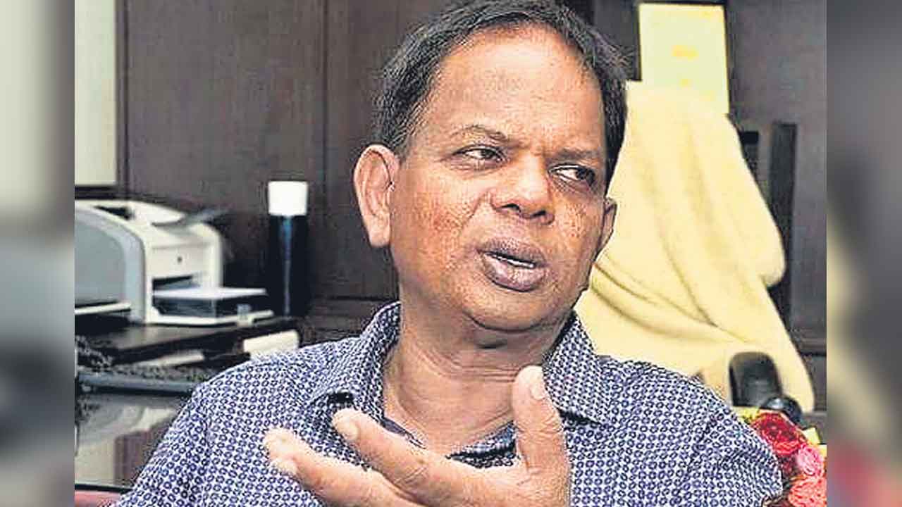 ఆగిపోయిన తోపుడు బండి