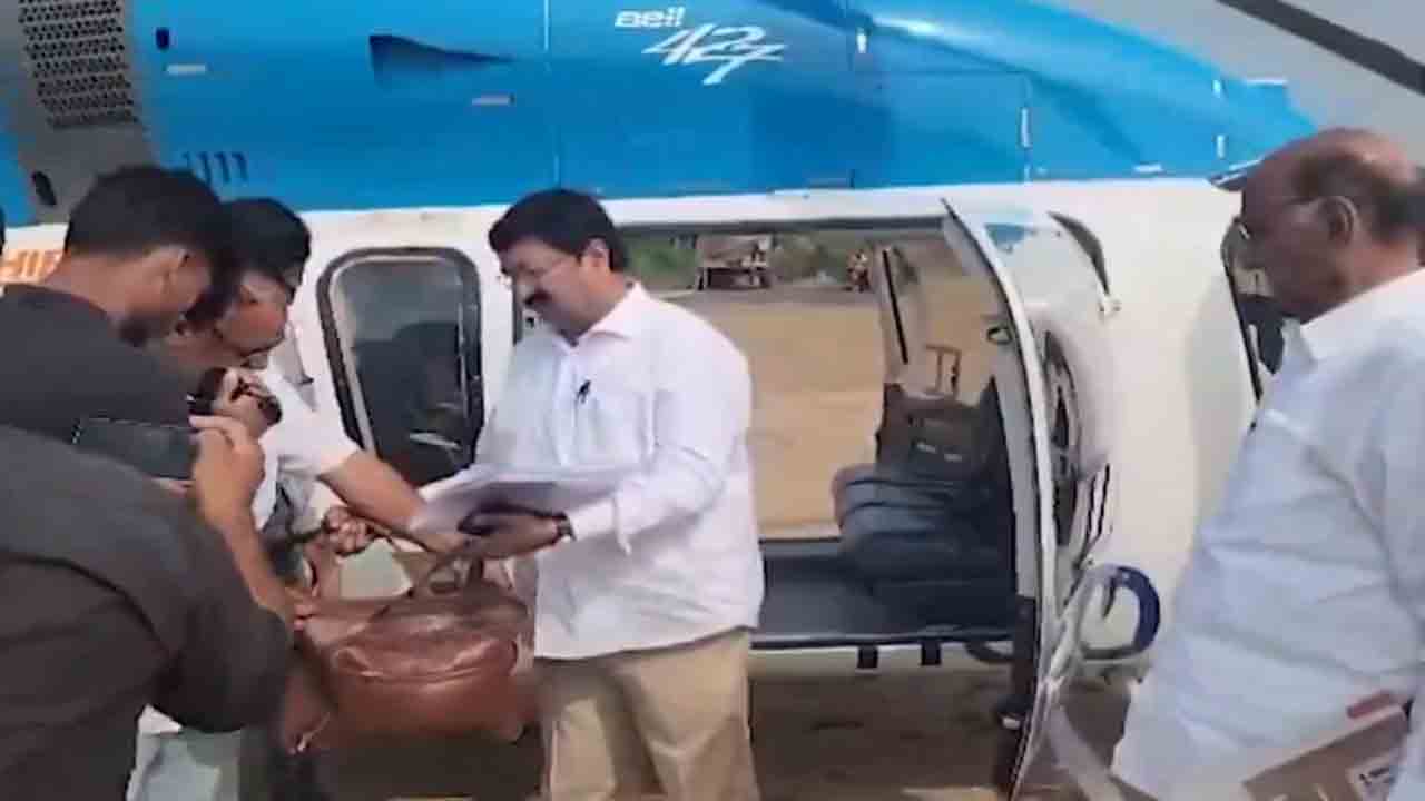 Sharad Pawar | శరద్‌ పవార్‌ బ్యాగులు తనిఖీ చేసిన ఎన్నికల అధికారులు