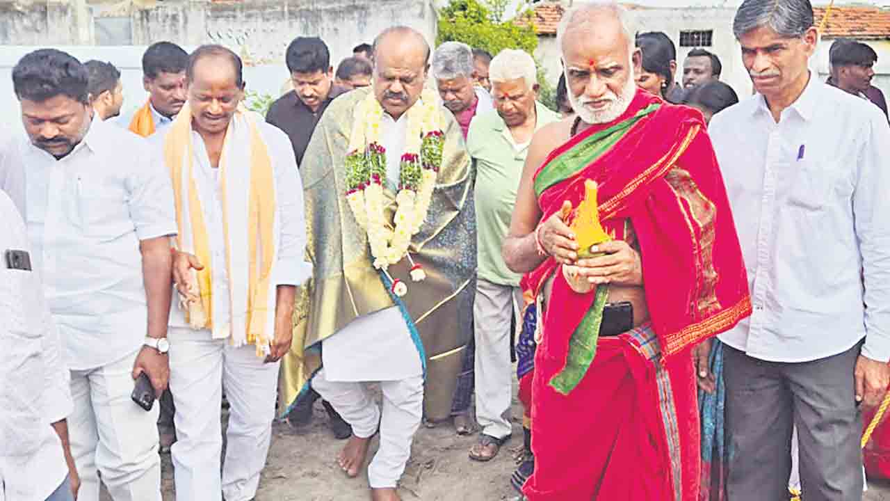 కేసీఆర్‌ పాలనలో ఆధ్యాత్మిక శోభ