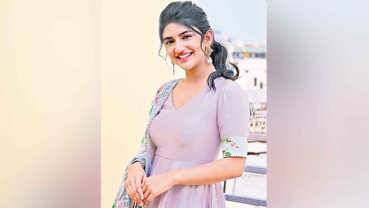 Sreeleela | అందంగా నవ్వాలి.. హద్దులు చెరిపేయాలి..