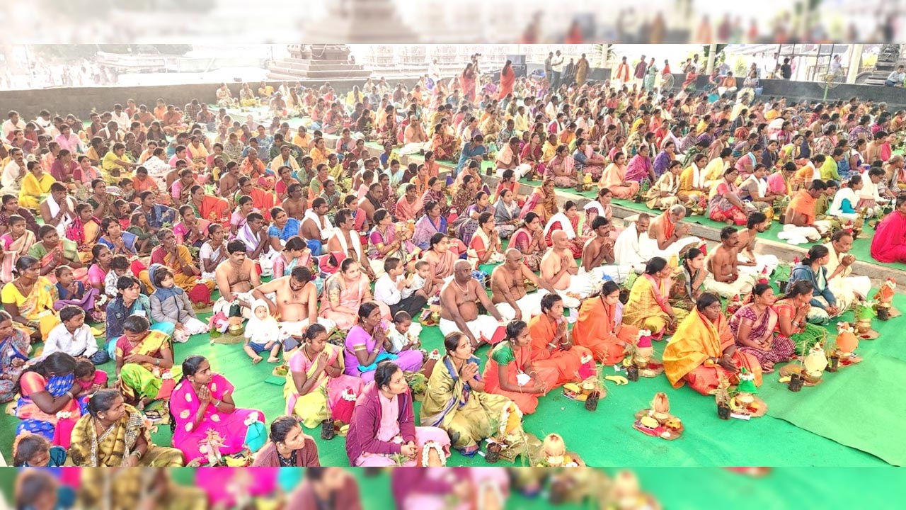 Srisailam Temple | శ్రీశైల దేవస్థానంలో ఘనంగా కేదారగౌరీ వ్రతం