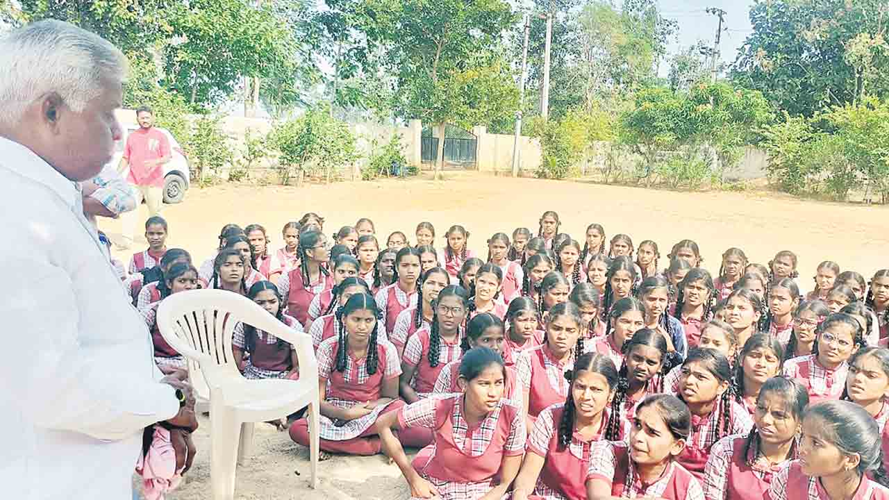 ఆ సిబ్బంది మాకొద్దు