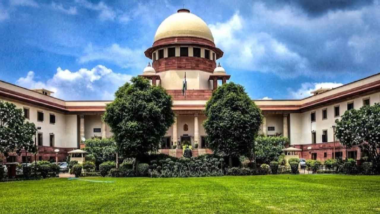 Supreme Court | రిజర్వేషన్ల కోసం.. మతం మారడం రాజ్యాంగాన్ని మోసగించడమే: సుప్రీంకోర్టు