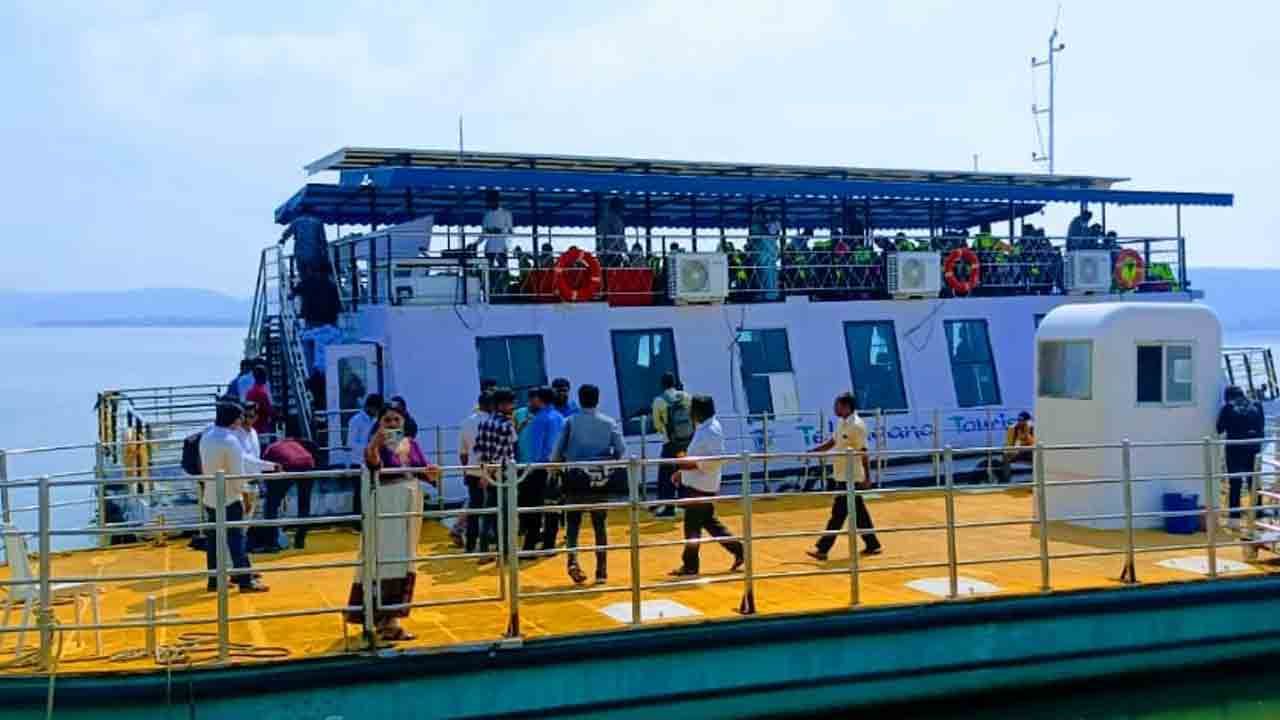 లాహిరి లాహిరి లాహిరిలో..