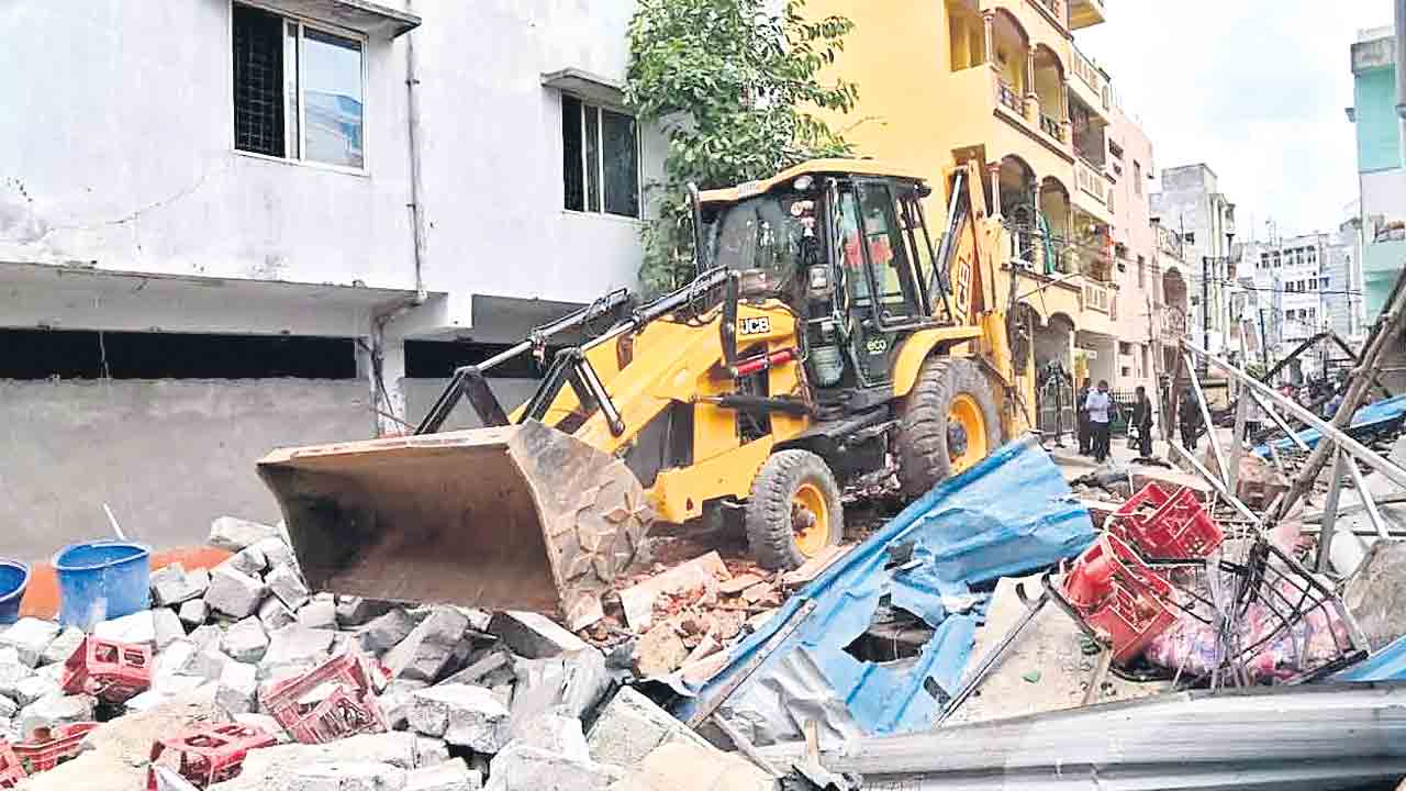 చేయాల్సింది విధ్వంసం కాదు.. వికాసం