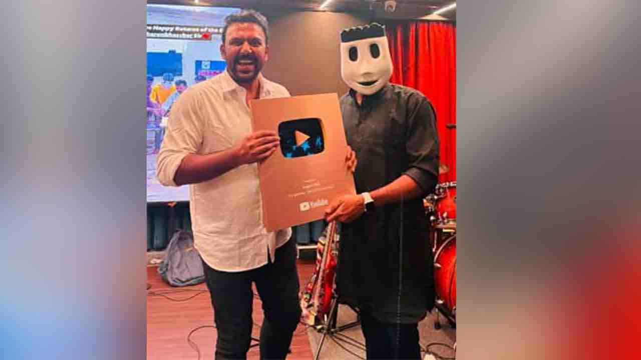 Tharun Bhascker | తరుణ్ భాస్కర్ సర్‌ప్రైజ్‌తో అభిమాని ఫుల్ ఖుషీ.. ఇంతకీ ఏంటో తెలుసా..?