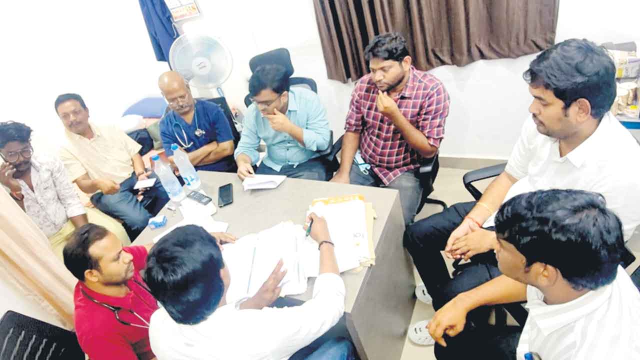 మూడు ఆపరేషన్లపై కదిలిన యంత్రాంగం