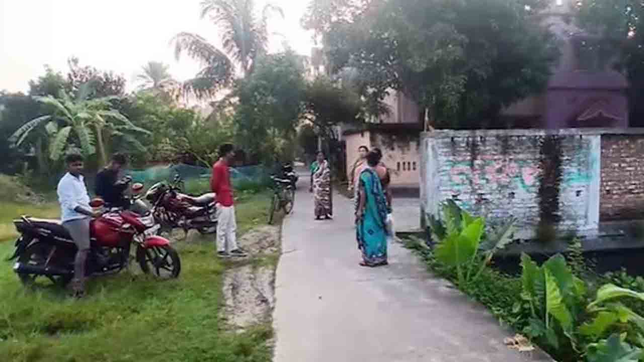 Trinamool MLAs attacked | ఇద్దరు తృణమూల్ ఎమ్మెల్యేలపై.. పార్టీ కార్యకర్తలు దాడి