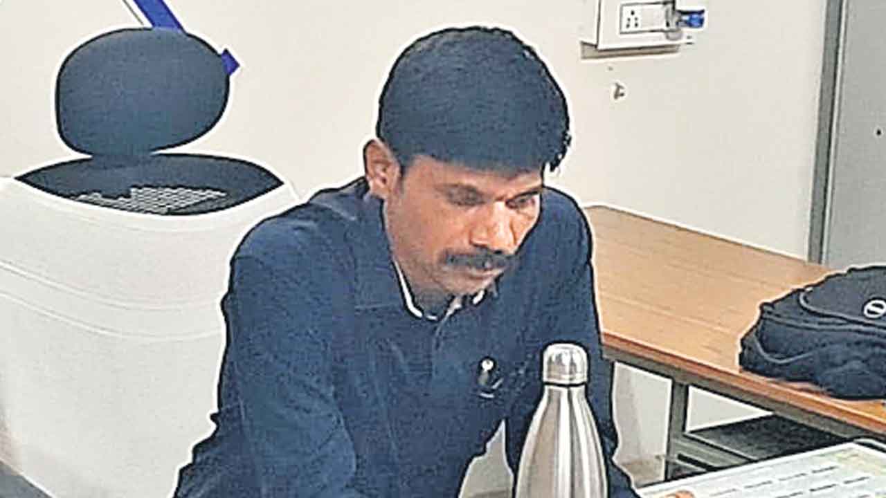 ఏసీబీకి చిక్కిన అంతర్గాం తహసీల్దార్‌