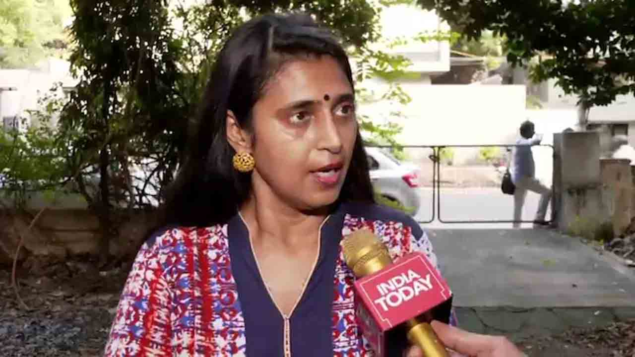 Kasthuri | ఆ వార్తలు అవాస్తవం.. నేనెక్కడికీ పారిపోలేదు : కస్తూరి
