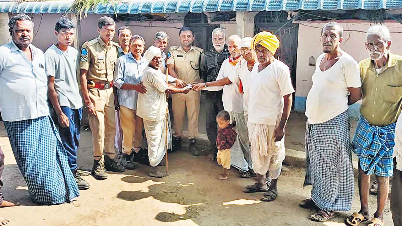 గొర్రెల మందపై చిరుత దాడి