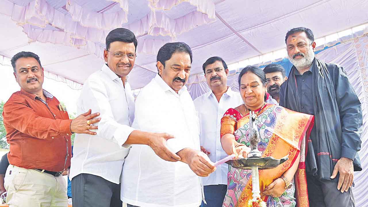 ఖమ్మంలో ఆటో షో అదుర్స్‌
