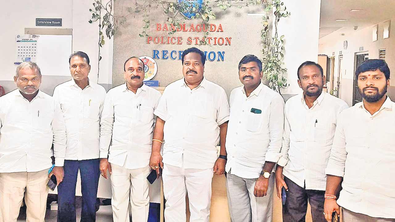 మాజీ సర్పంచుల ఆందోళన అణచివేత