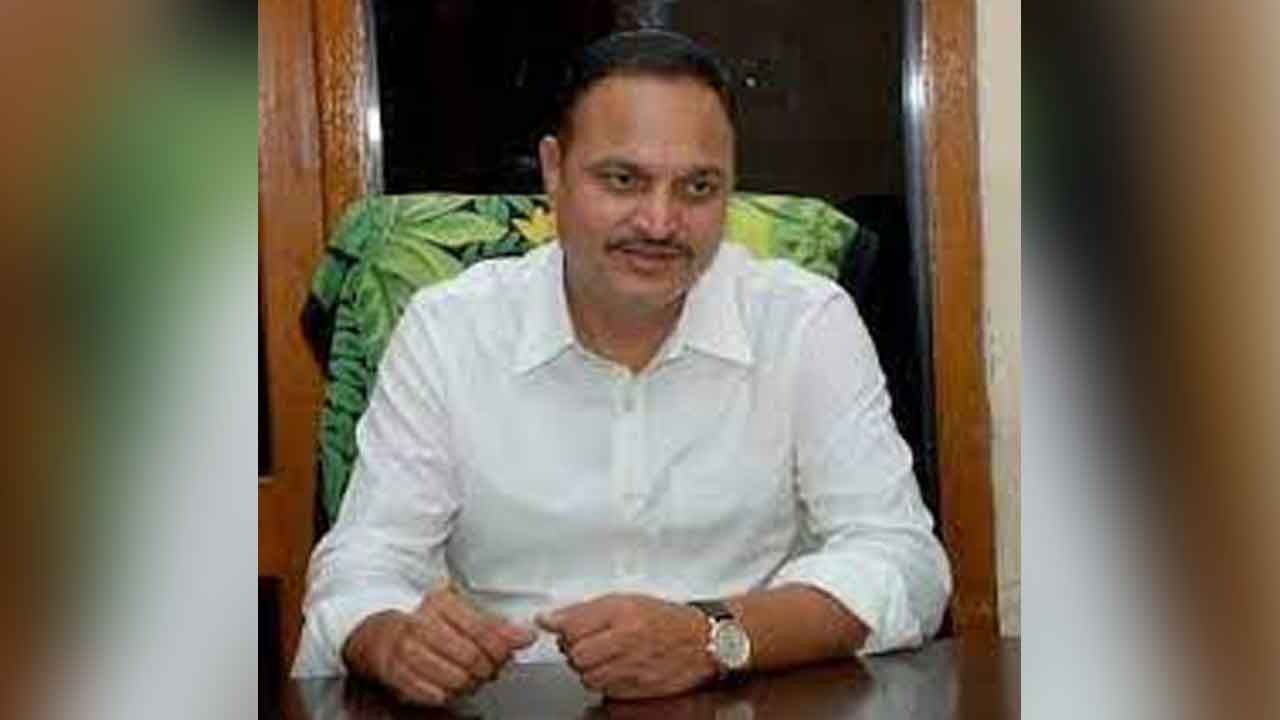 MLA Bandari | బాధిత కుటుంబానికి ఎల్ఓసీ అందజేసిన ఎమ్మెల్యే బండారి