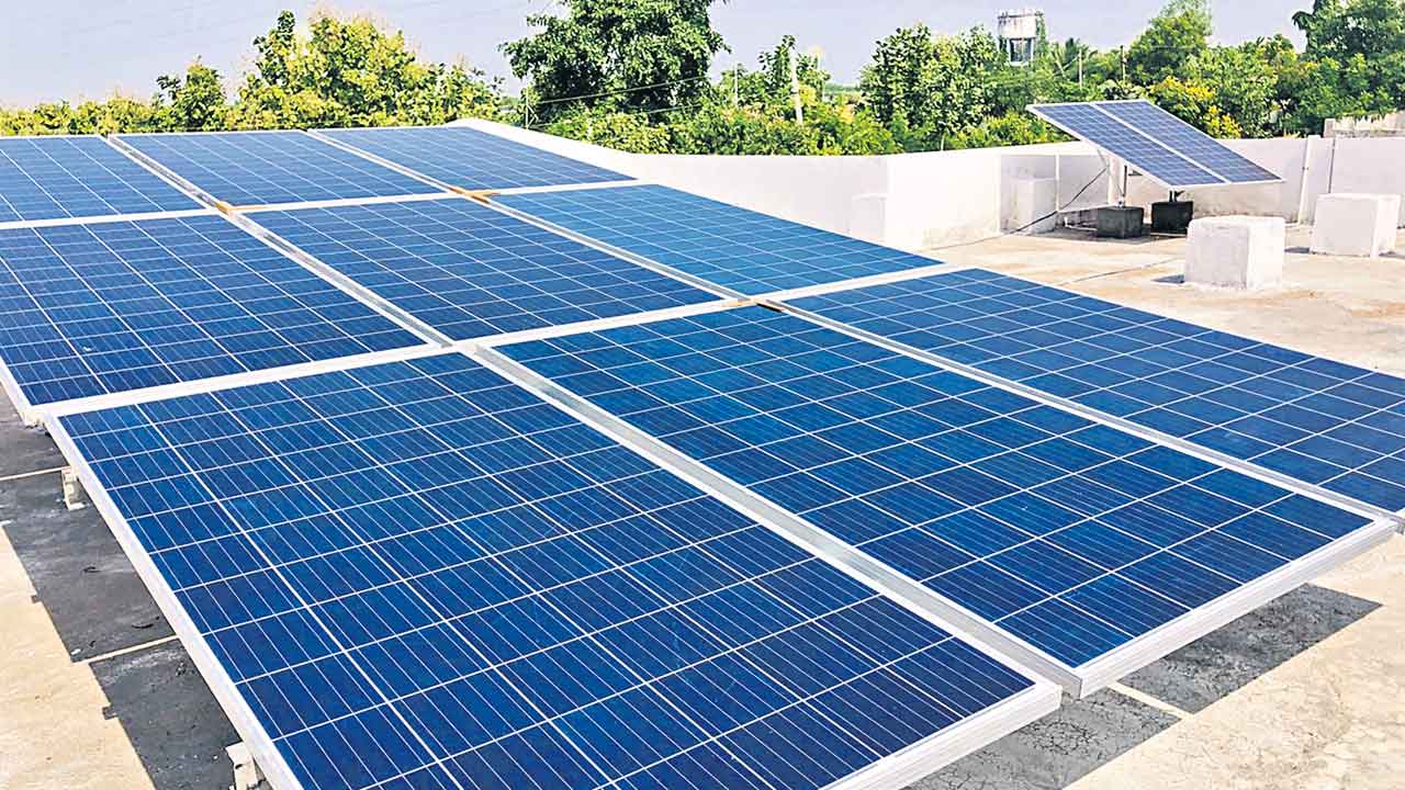 Solar Subsidy | ఏడాది దాటినా సబ్సిడీ రాలే.. ఆర్థిక ఇబ్బందుల్లో సోలార్‌ ఇంటిగ్రేటర్లు