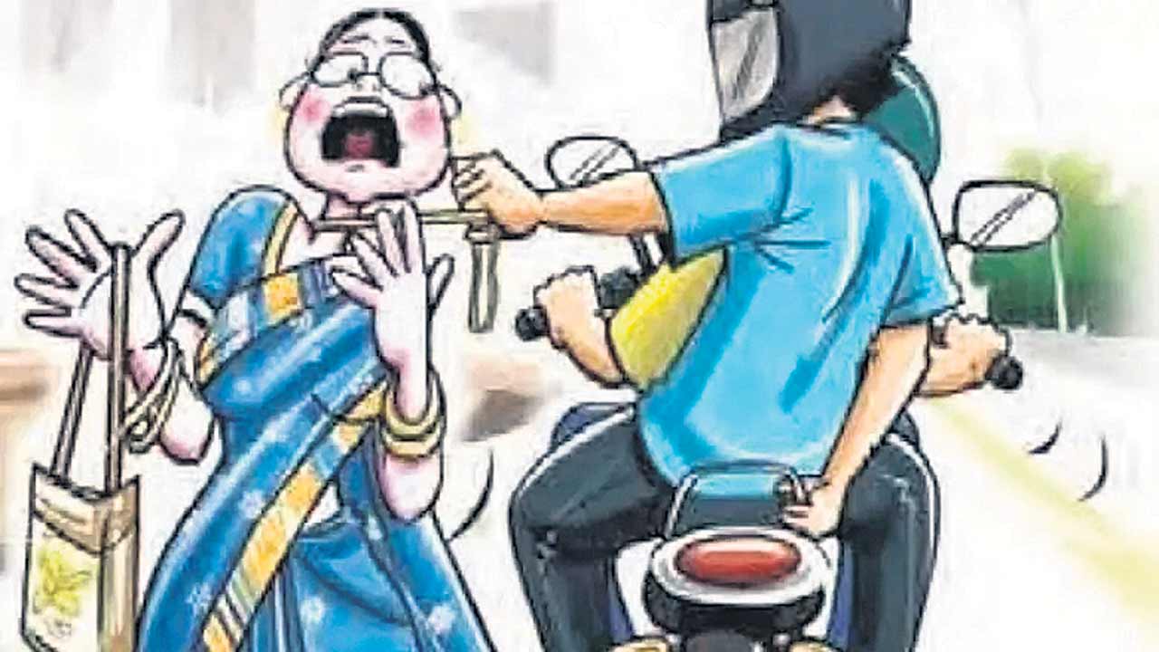 ప్రాణాలు తీస్తున్న సెల్‌ఫోన్ల స్నాచర్లు