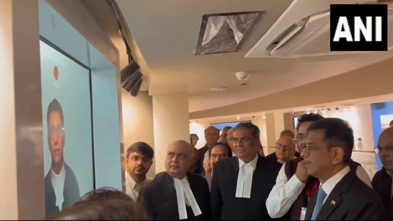 Chief Justice DY Chandrachud: మ‌ర‌ణ‌శిక్ష‌పై ఏఐ లాయ‌ర్‌కు ప్ర‌శ్న వేసిన సీజేఐ చంద్ర‌చూడ్‌.. వీడియో