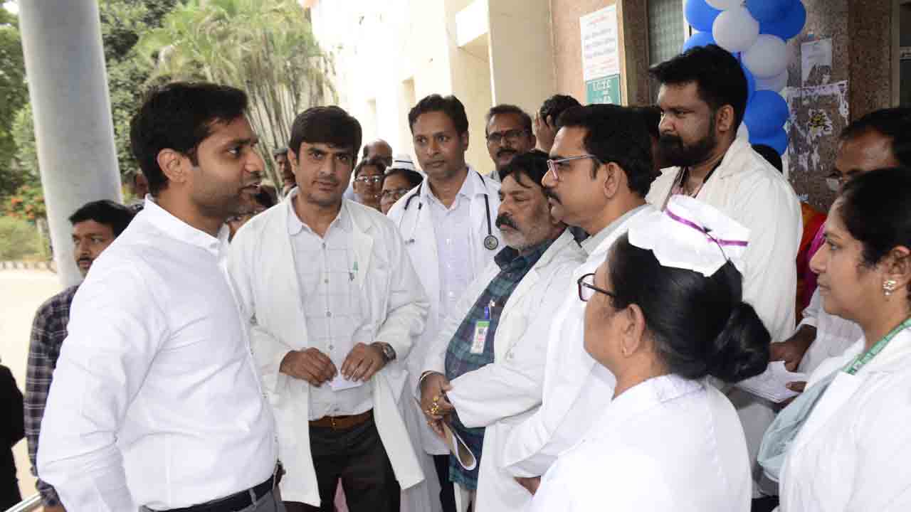 ప్రత్యేక ప్రాధాన్యతతో వైద్య సేవలు