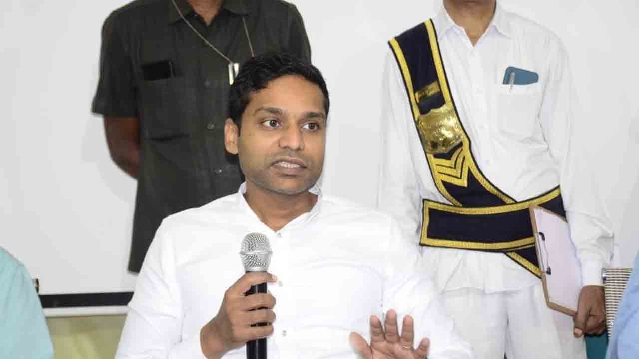 పరీక్షా కేంద్రాలకు.. సకాలంలో చేరుకోవాలి