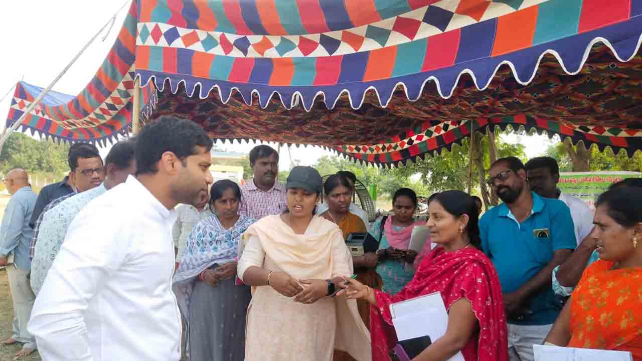 రైతులను ఇబ్బంది పెట్టొద్దు..