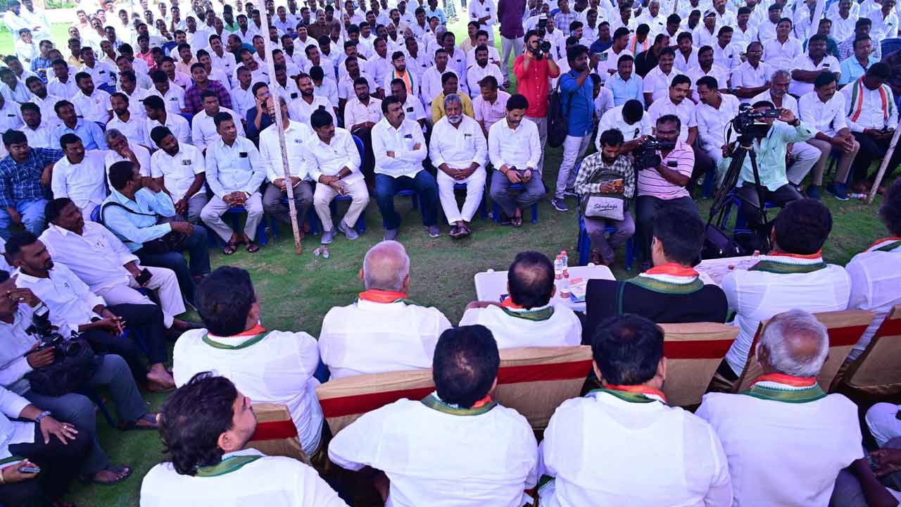 రైతుల కష్టాలు చూస్తుంటే బాధేస్తుంది