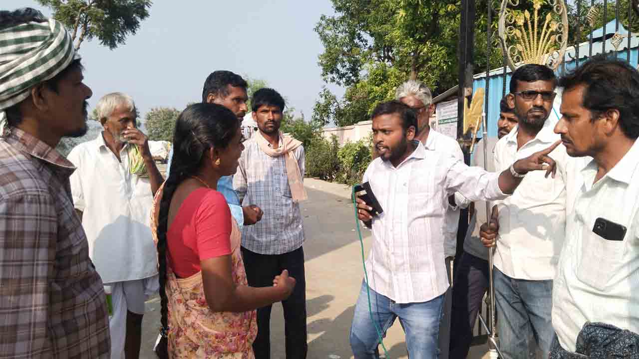 పత్తి రైతుల తిరుగుబాటు